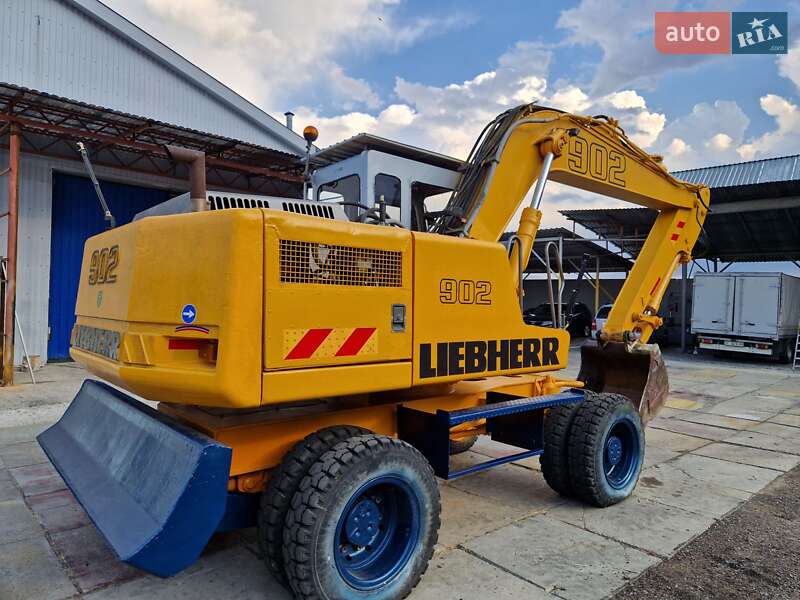 Колісний екскаватор Liebherr 902 1900 в Броварах