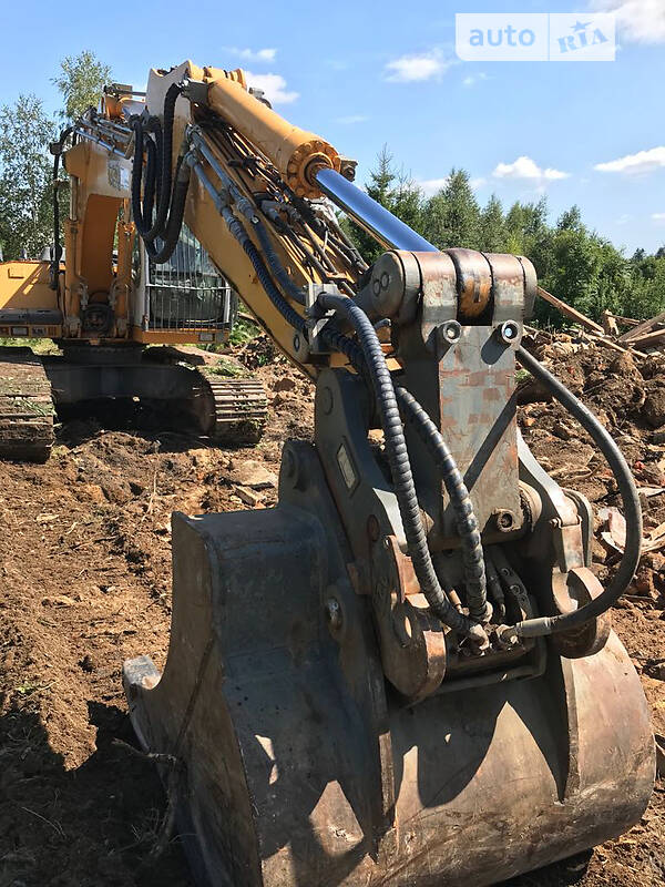 Гусеничный экскаватор Liebherr 904 2005 в Ковеле