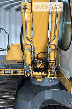 Гусеничный экскаватор Liebherr 904 2005 в 