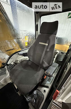 Гусеничный экскаватор Liebherr 904 2005 в 
