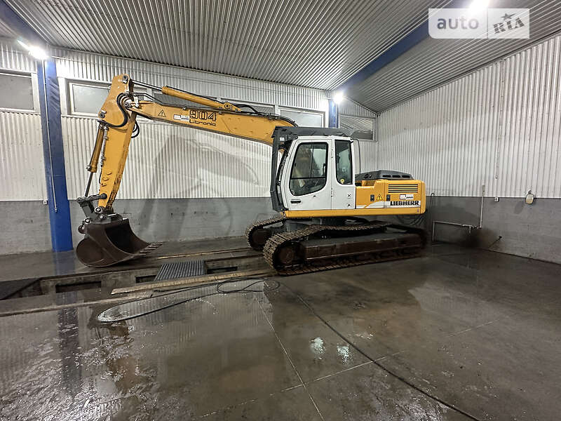 Гусеничный экскаватор Liebherr 904 2005 в 