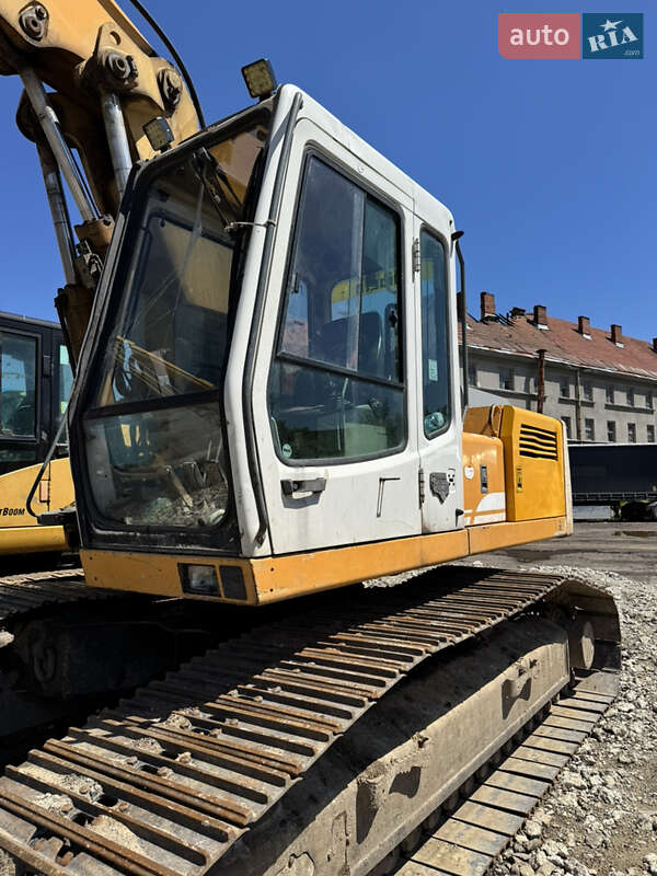 Гусеничный экскаватор Liebherr 904 2004 в Львове
