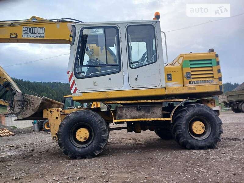 Колесный экскаватор Liebherr A 900 2005 в Путиле