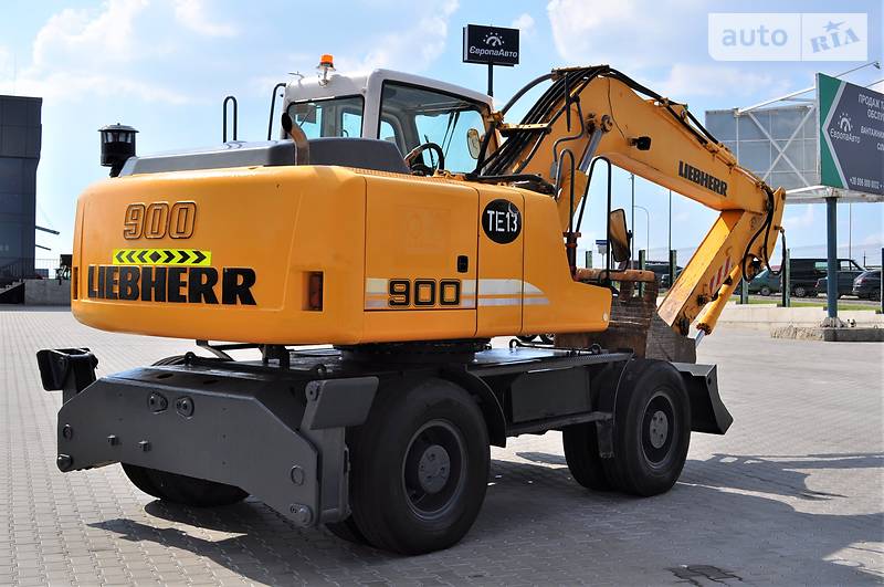 Колесный экскаватор Liebherr A 2007 в Ровно