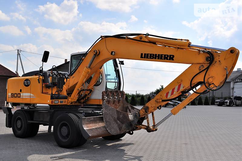 Колесный экскаватор Liebherr A 2007 в Ровно
