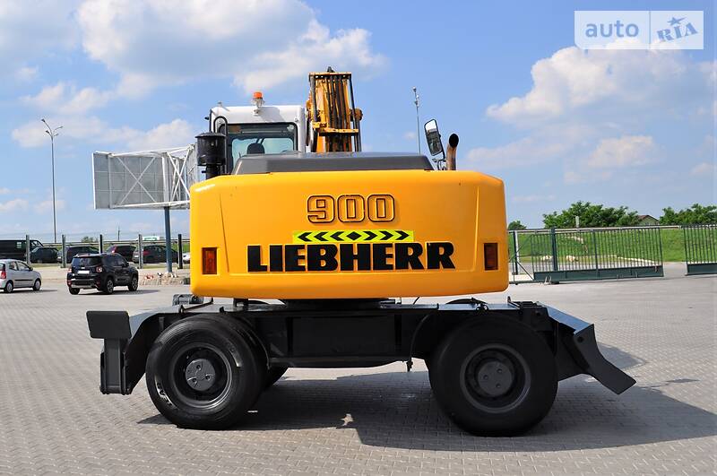 Колесный экскаватор Liebherr A 2007 в Ровно