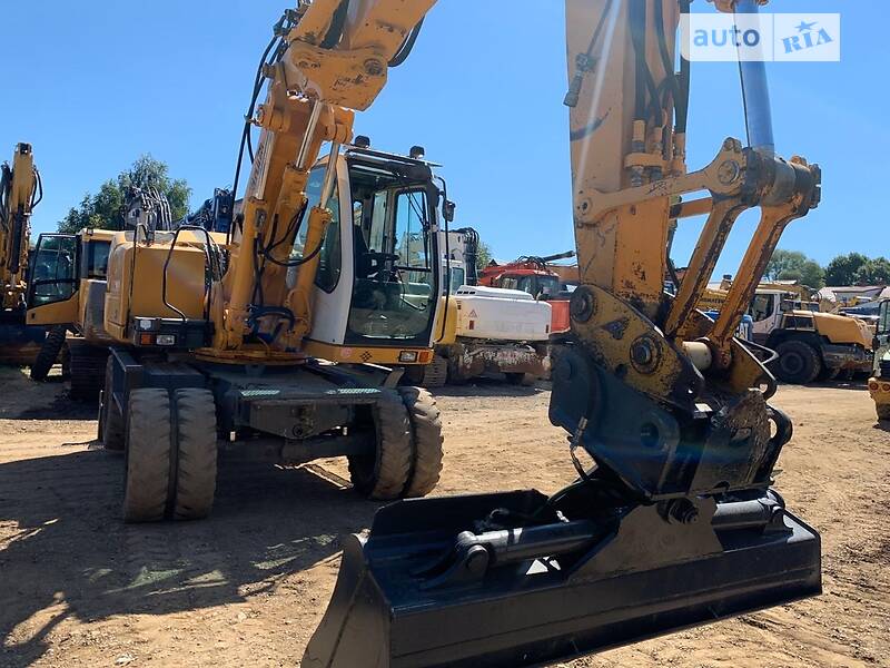 Колісний екскаватор Liebherr A 2002 в Рівному