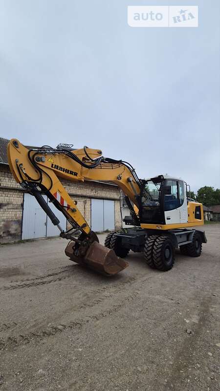 Колесный экскаватор Liebherr A 2016 в 
