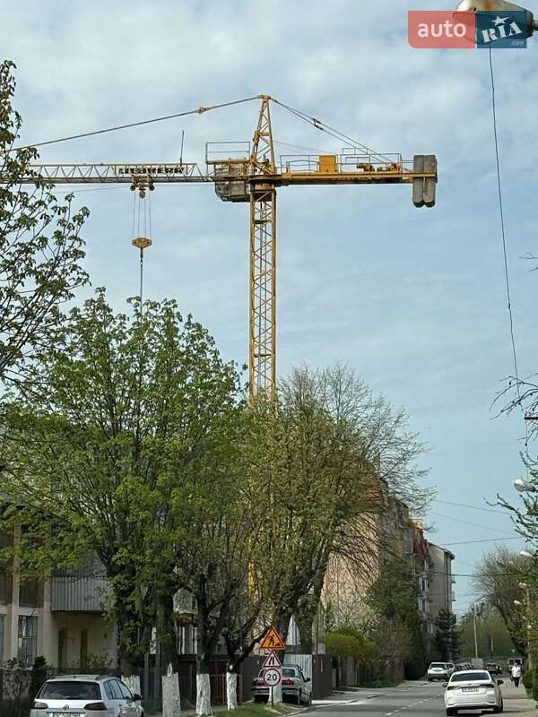 Башенный кран Liebherr EC 1988 в Тернополе