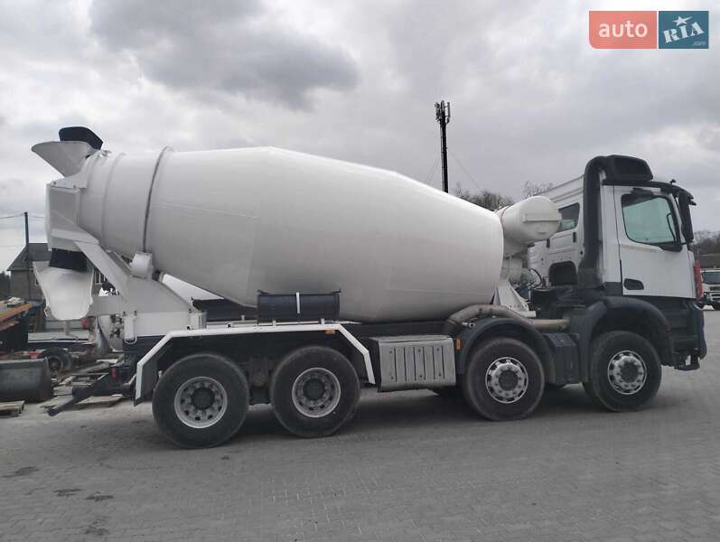 Бетономешалка (Миксер) Liebherr LT 2012 в Бурштыне