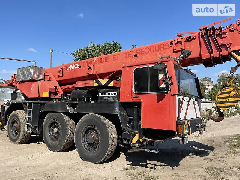 Автокран Liebherr LTM 1993 в Чернігові