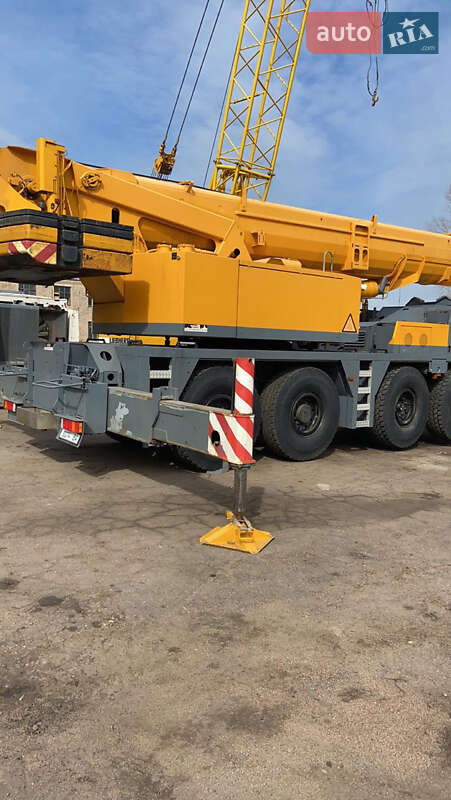 Автокран Liebherr LTM 2000 в Кропивницькому