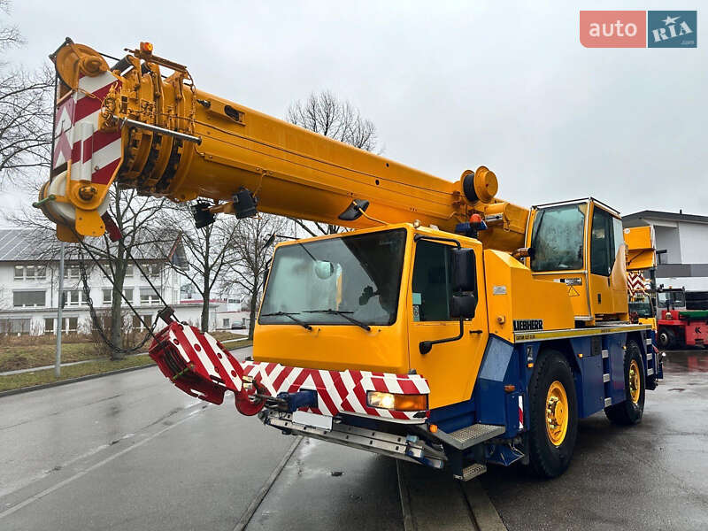 Liebherr LTM 2006