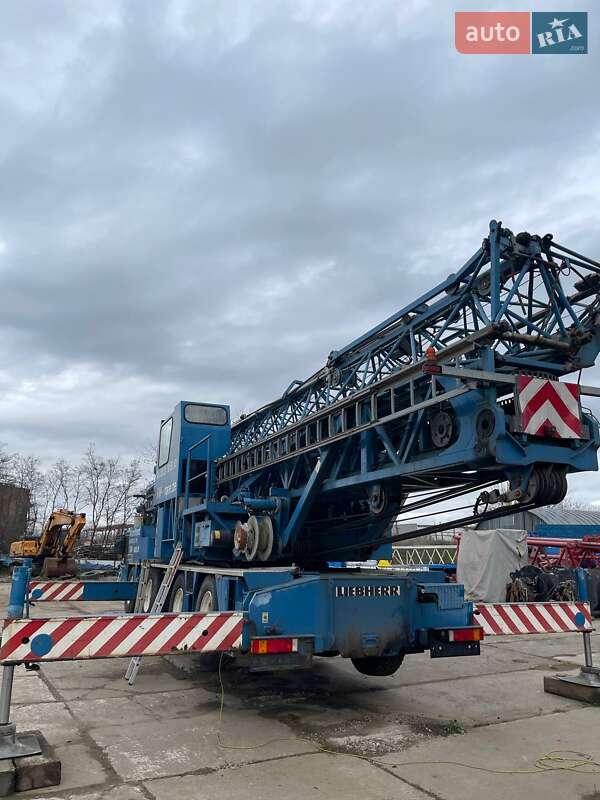Баштовий кран Liebherr MK 2001 в Одесі