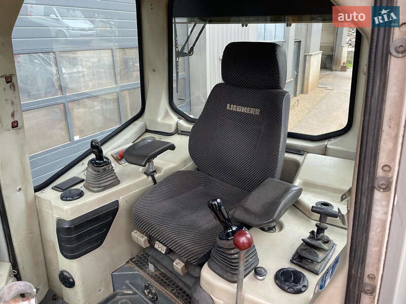 Бульдозер Liebherr PR 2007 в Львове