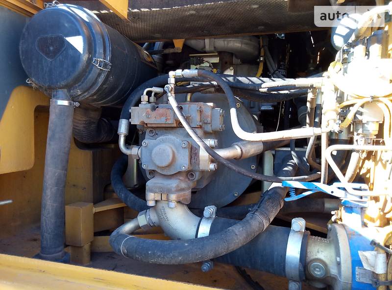Гусеничный экскаватор Liebherr R 906 2007 в Львове