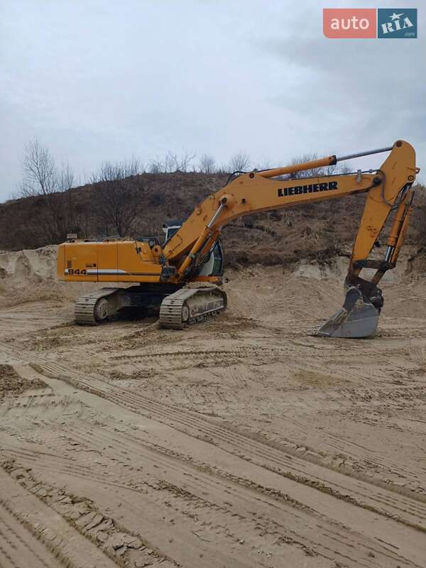 Гусеничный экскаватор Liebherr R 9400 2009 в Рогатине