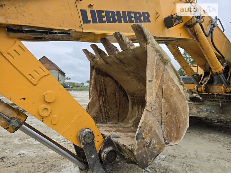 Автомобиль скорой помощи Liebherr R 966 2008 в Стрые