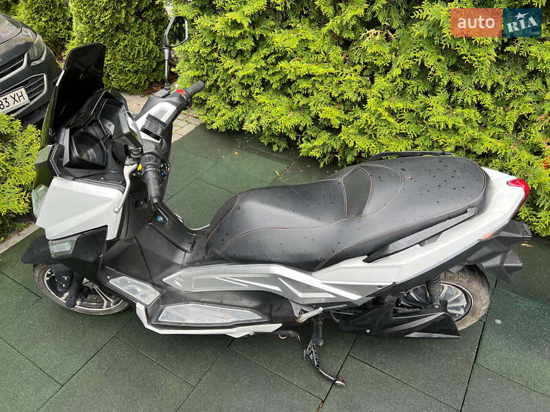 Макси-скутер Like.Bike Earth 2021 в Киеве