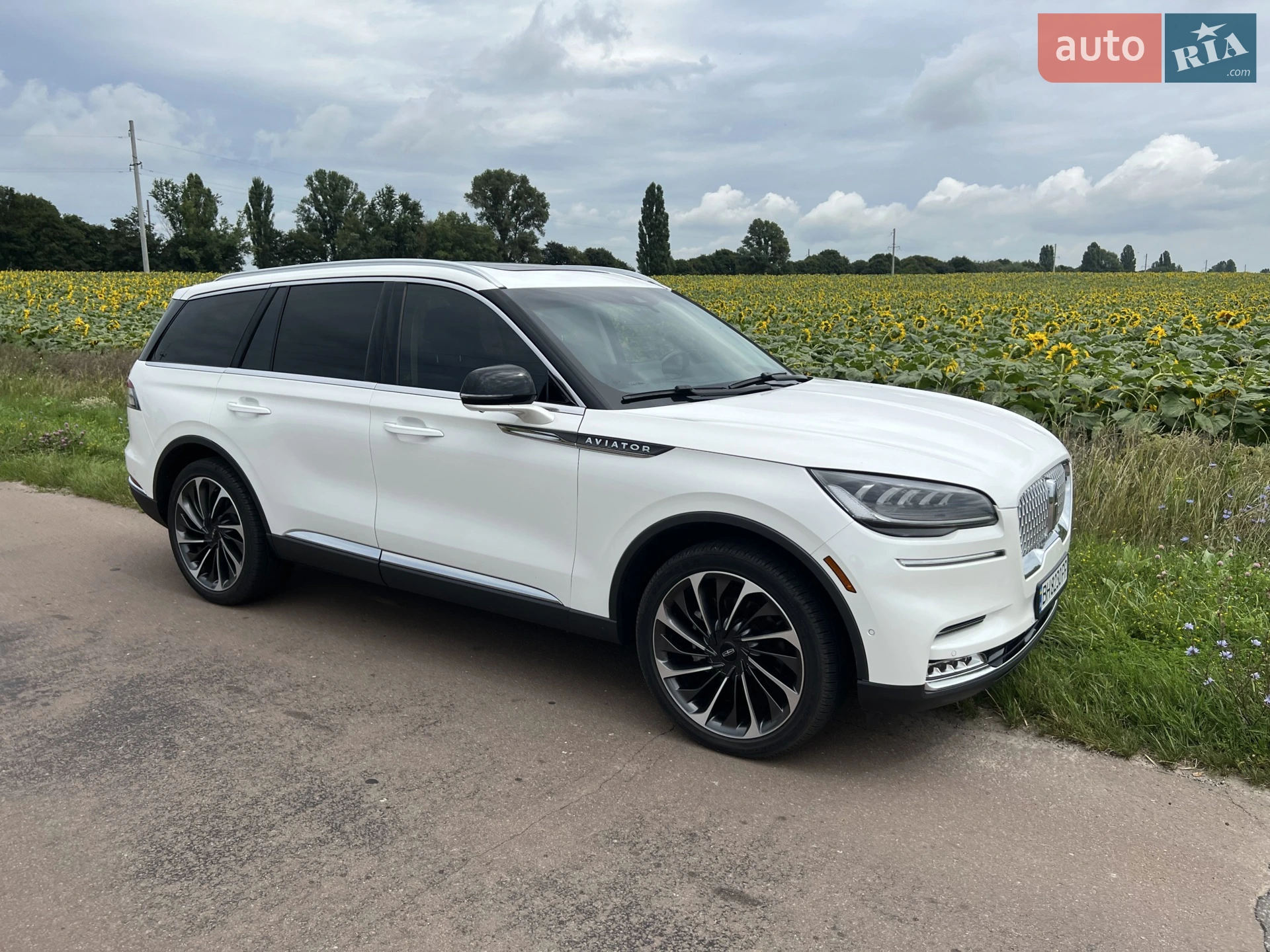 2021 Lincoln Aviator - мініатюра 3