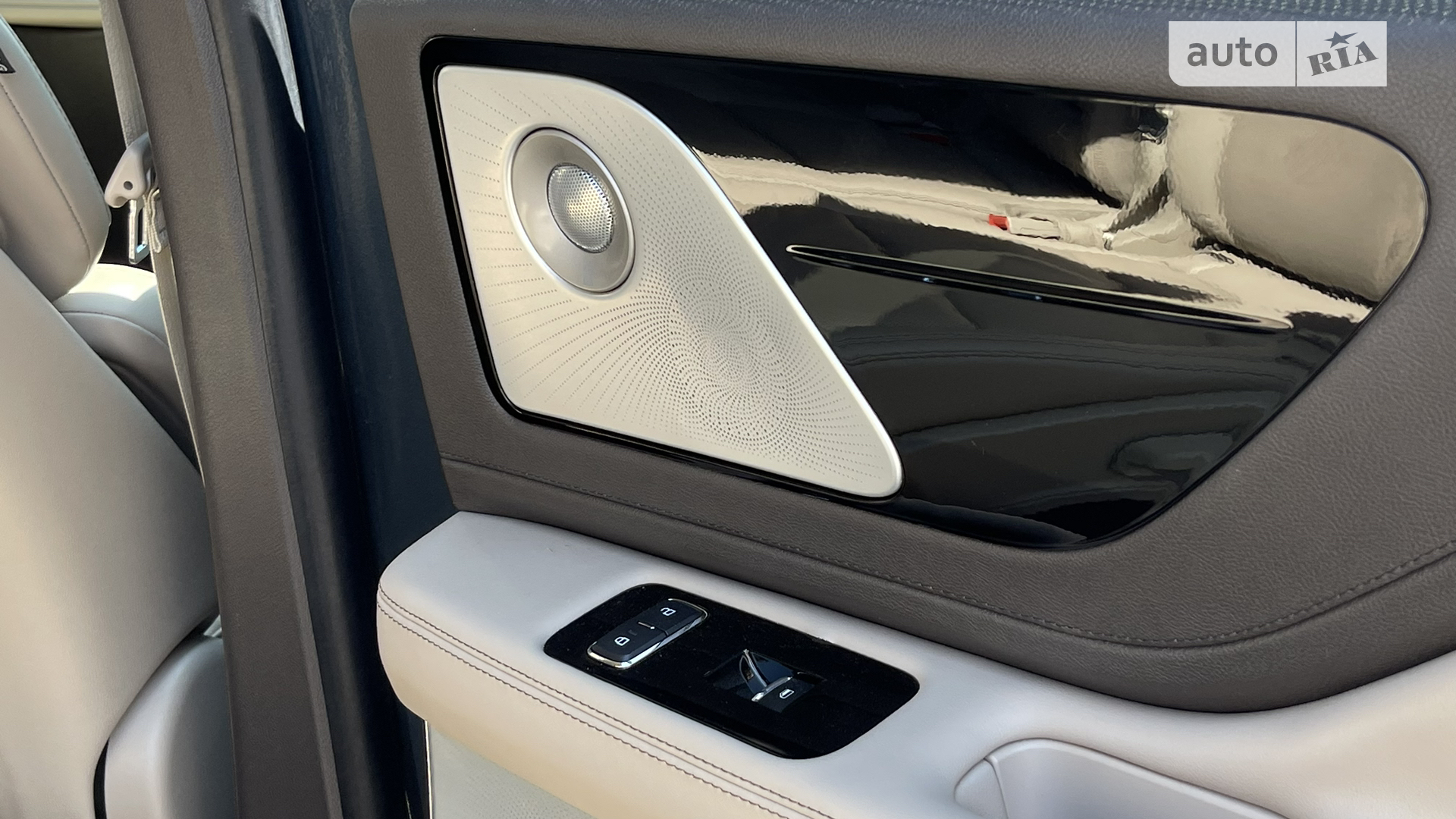 2022 Lincoln Aviator - мініатюра 40