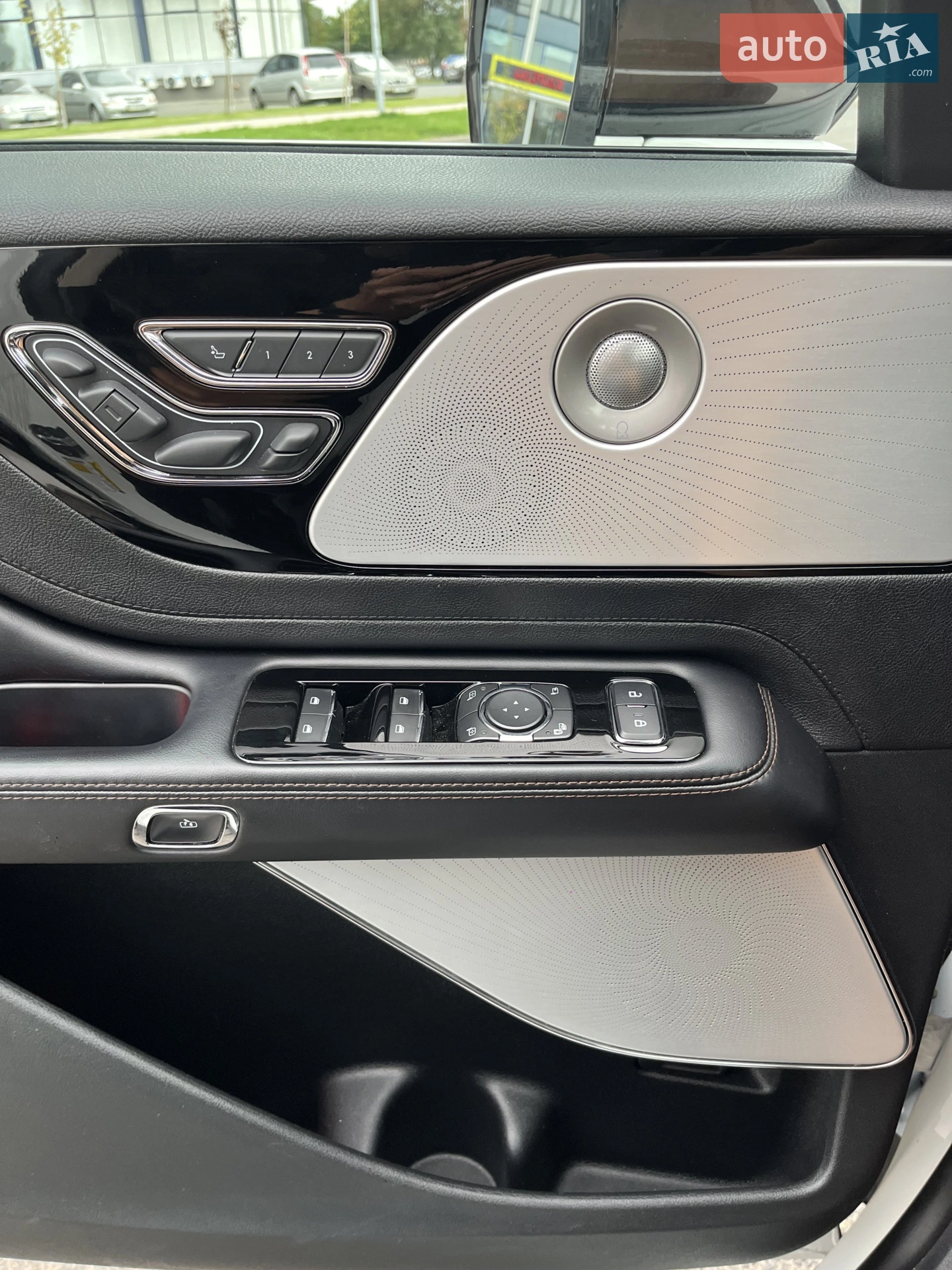 2021 Lincoln Aviator - мініатюра 34