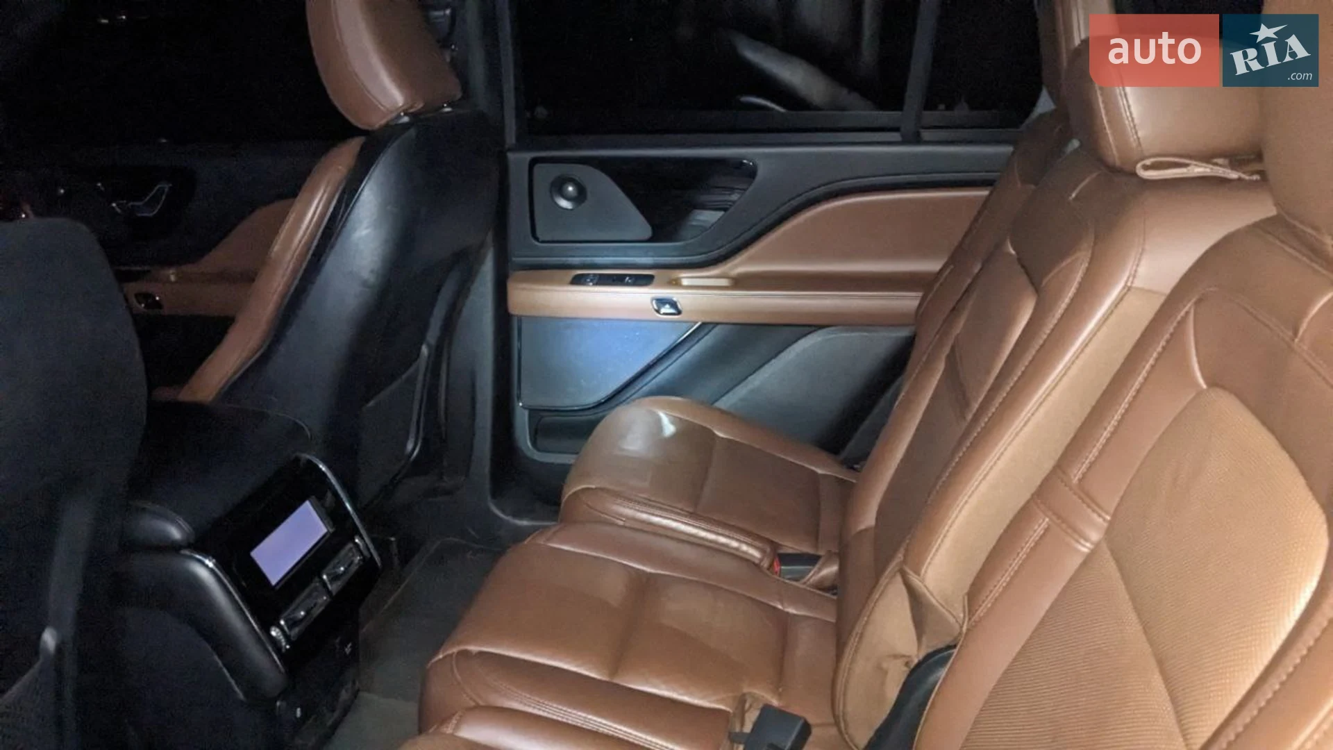 2021 Lincoln Aviator - мініатюра 18