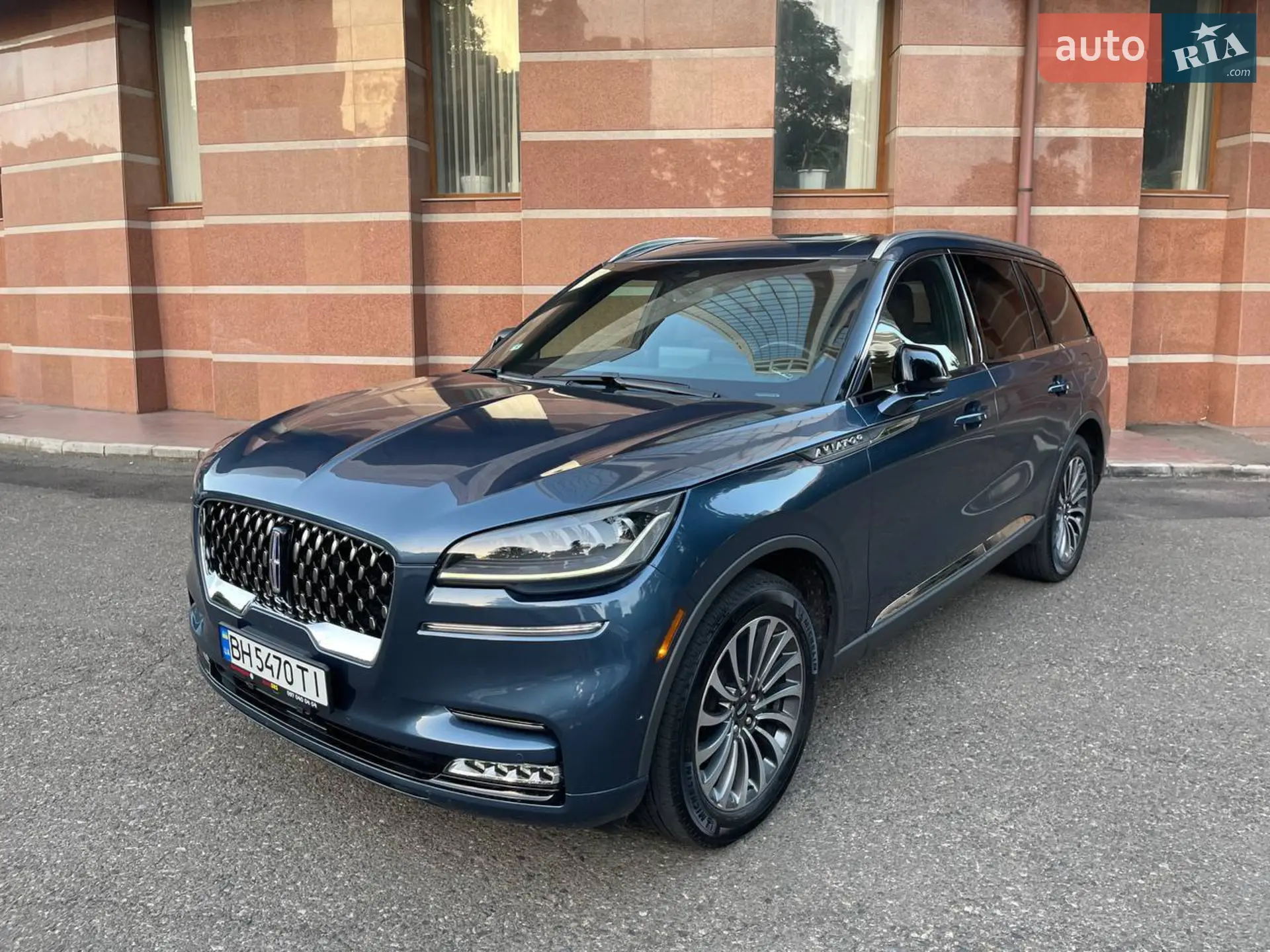 2019 Lincoln Aviator - мініатюра 4