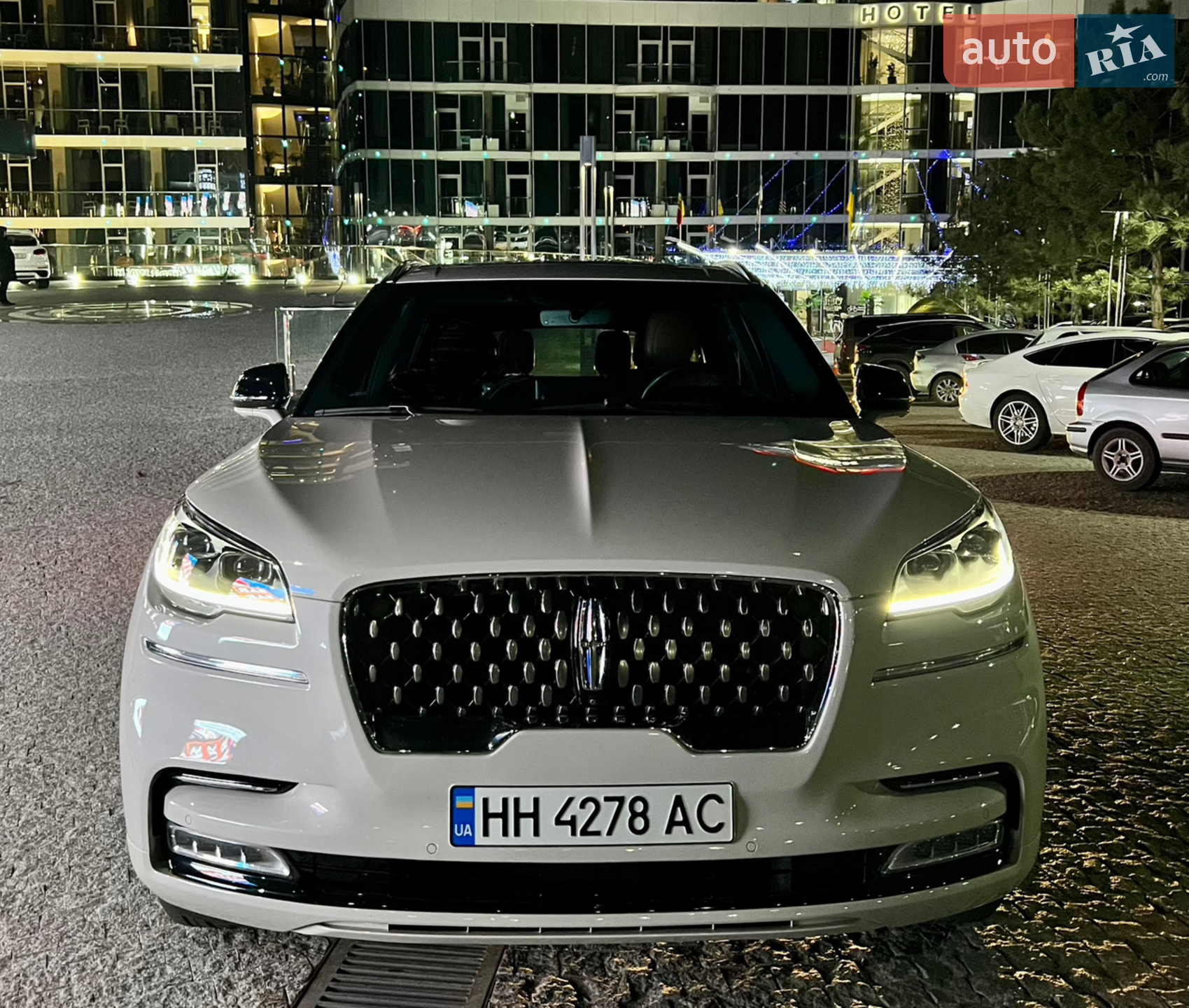 2020 Lincoln Aviator - мініатюра 2