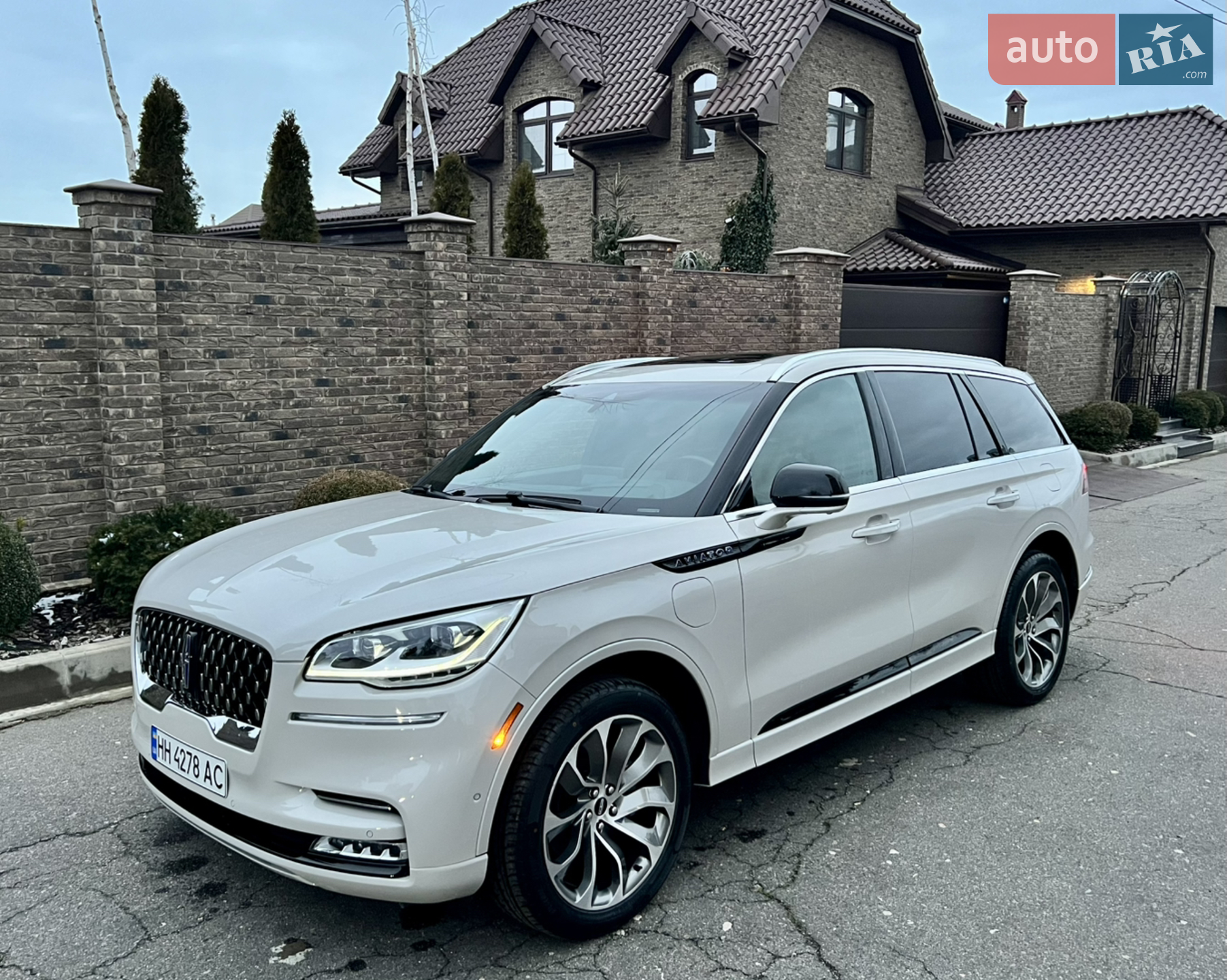 2020 Lincoln Aviator - мініатюра 20