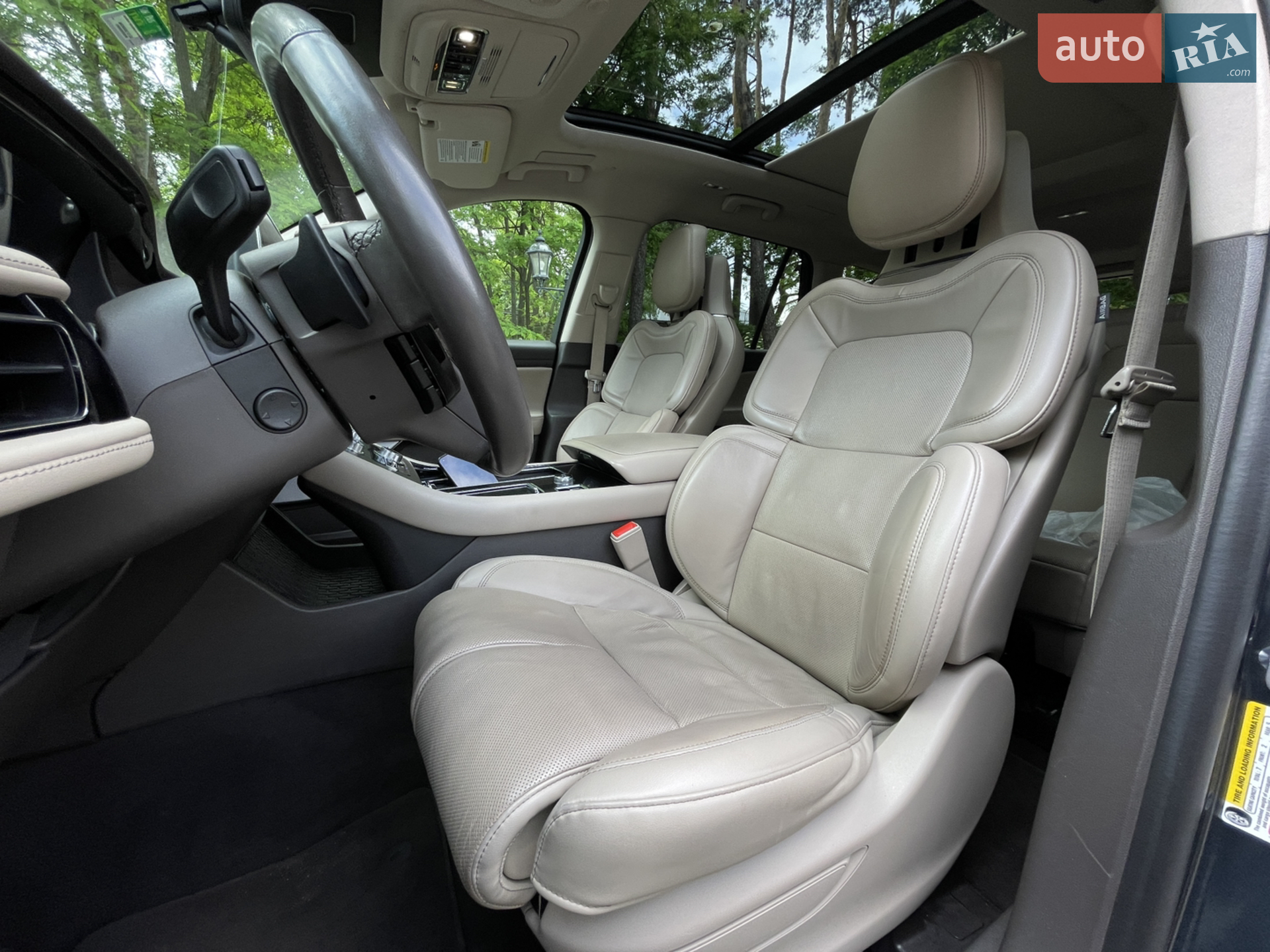 2022 Lincoln Aviator - мініатюра 17