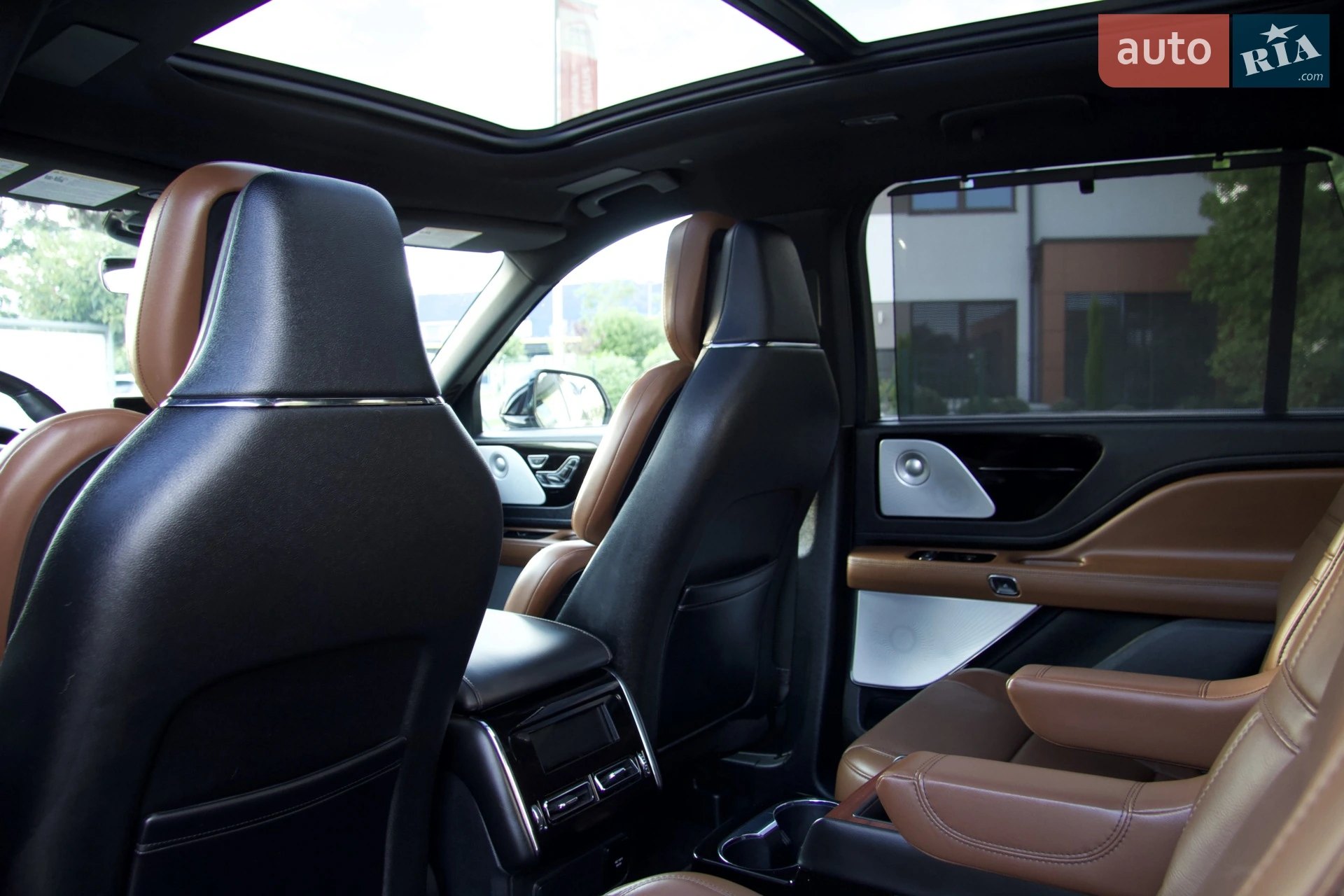 2022 Lincoln Aviator - мініатюра 16