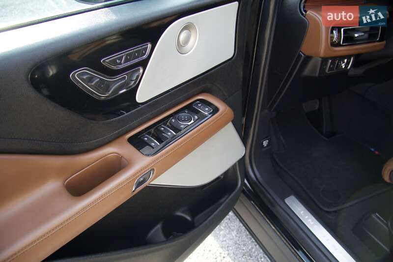 Позашляховик / Кросовер Lincoln Aviator 2022 в Ужгороді