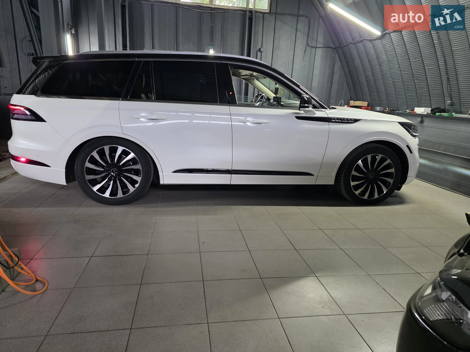 2020 Lincoln Aviator - мініатюра 10