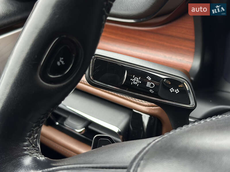 Позашляховик / Кросовер Lincoln Aviator 2019 в Шептицькому