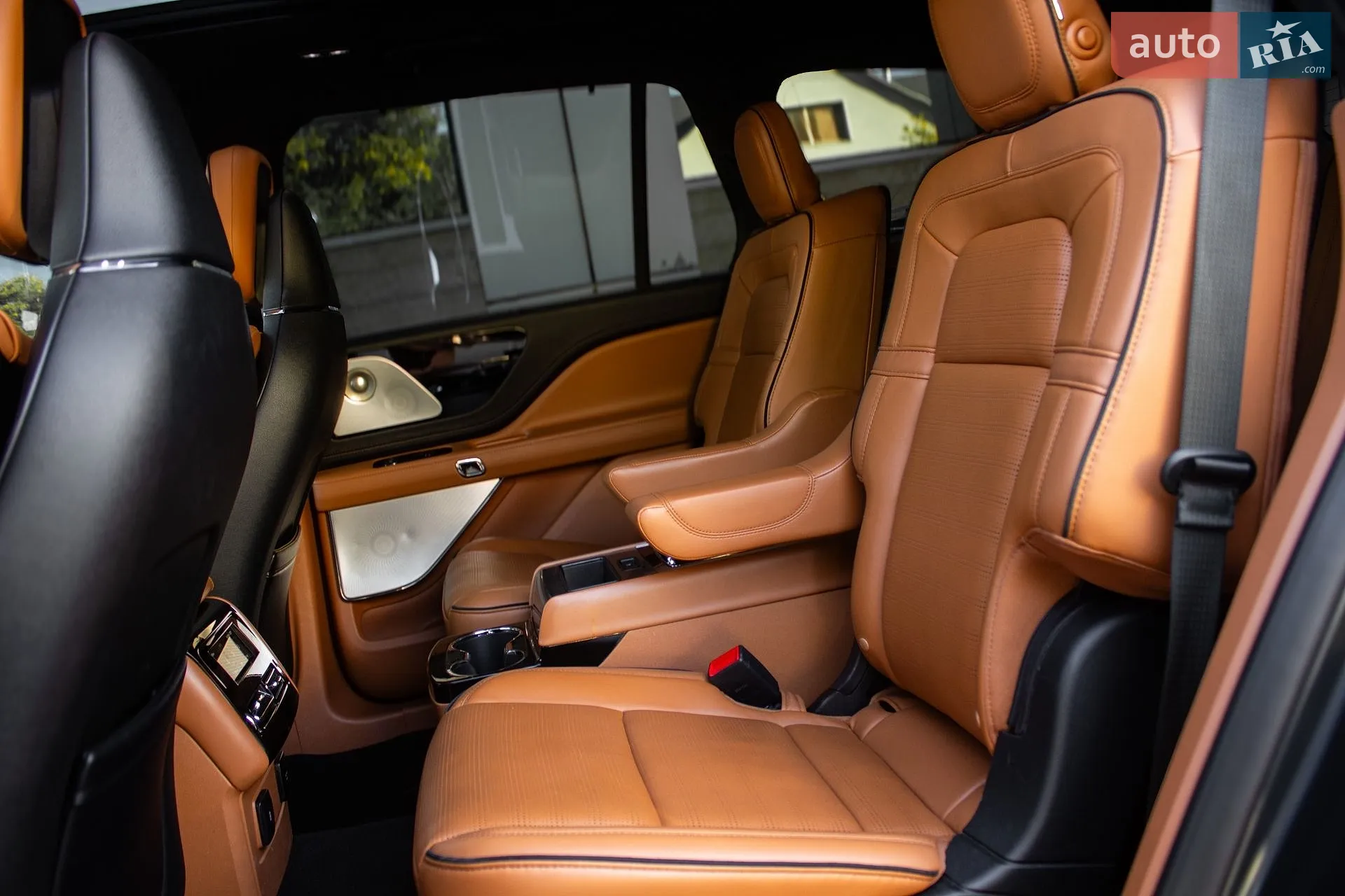 2020 Lincoln Aviator - мініатюра 14