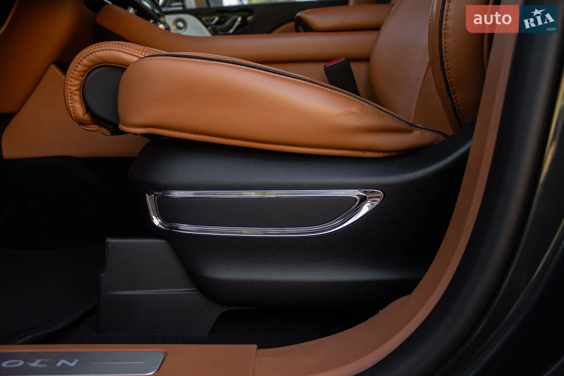 2020 Lincoln Aviator - мініатюра 38