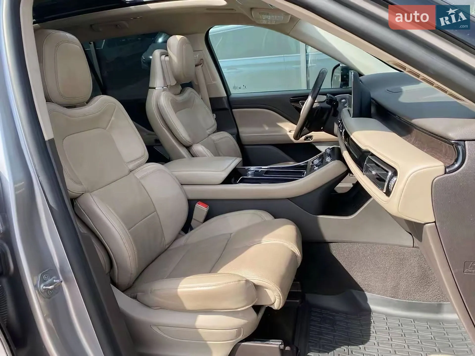 2019 Lincoln Aviator - мініатюра 21