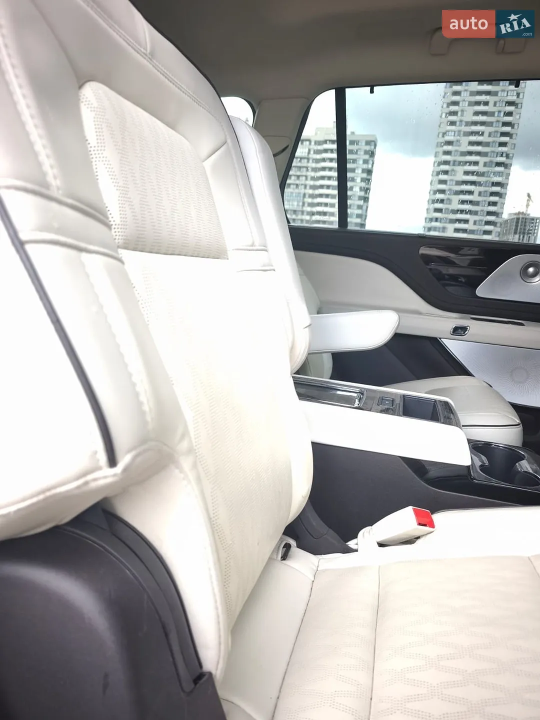 2020 Lincoln Aviator - мініатюра 15