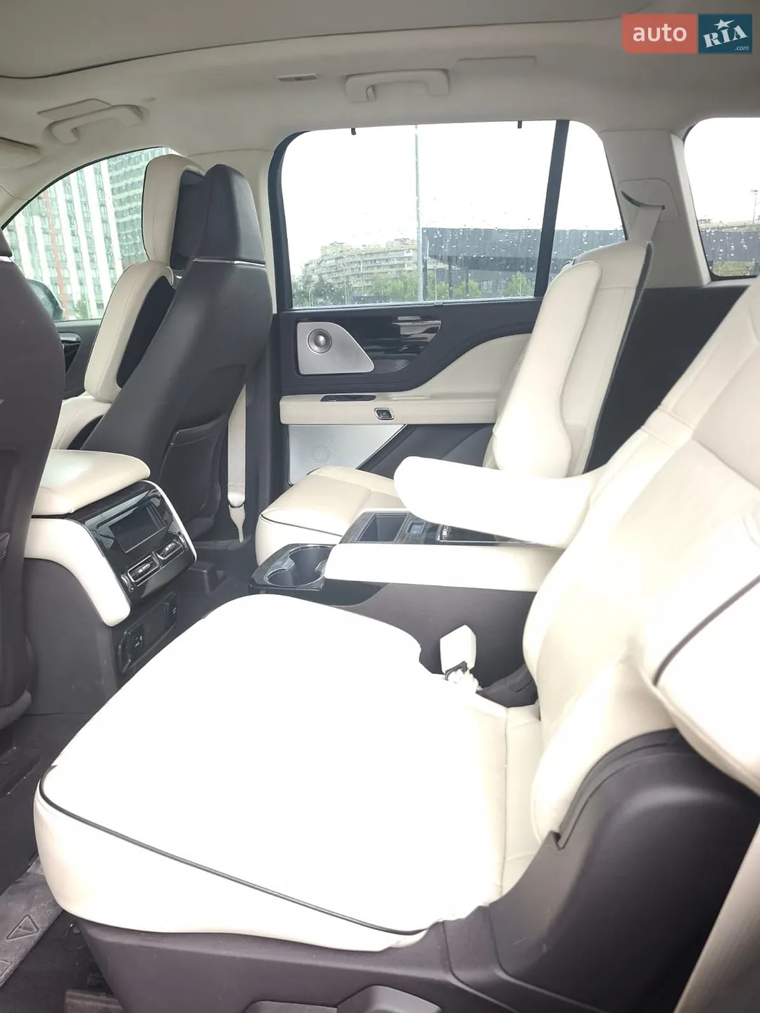 2020 Lincoln Aviator - мініатюра 18