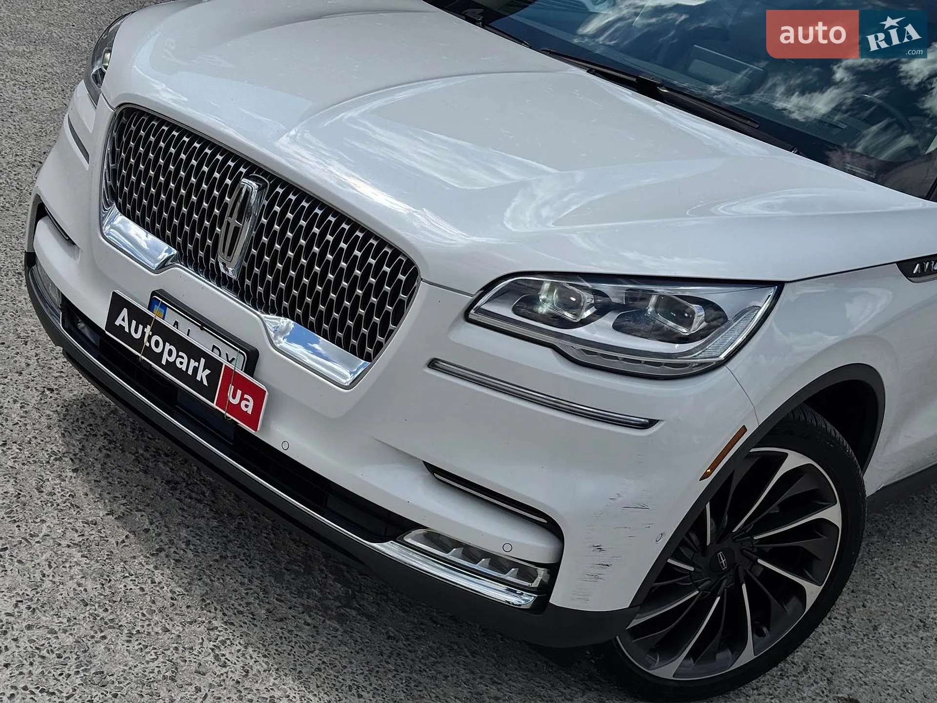 2019 Lincoln Aviator - мініатюра 3