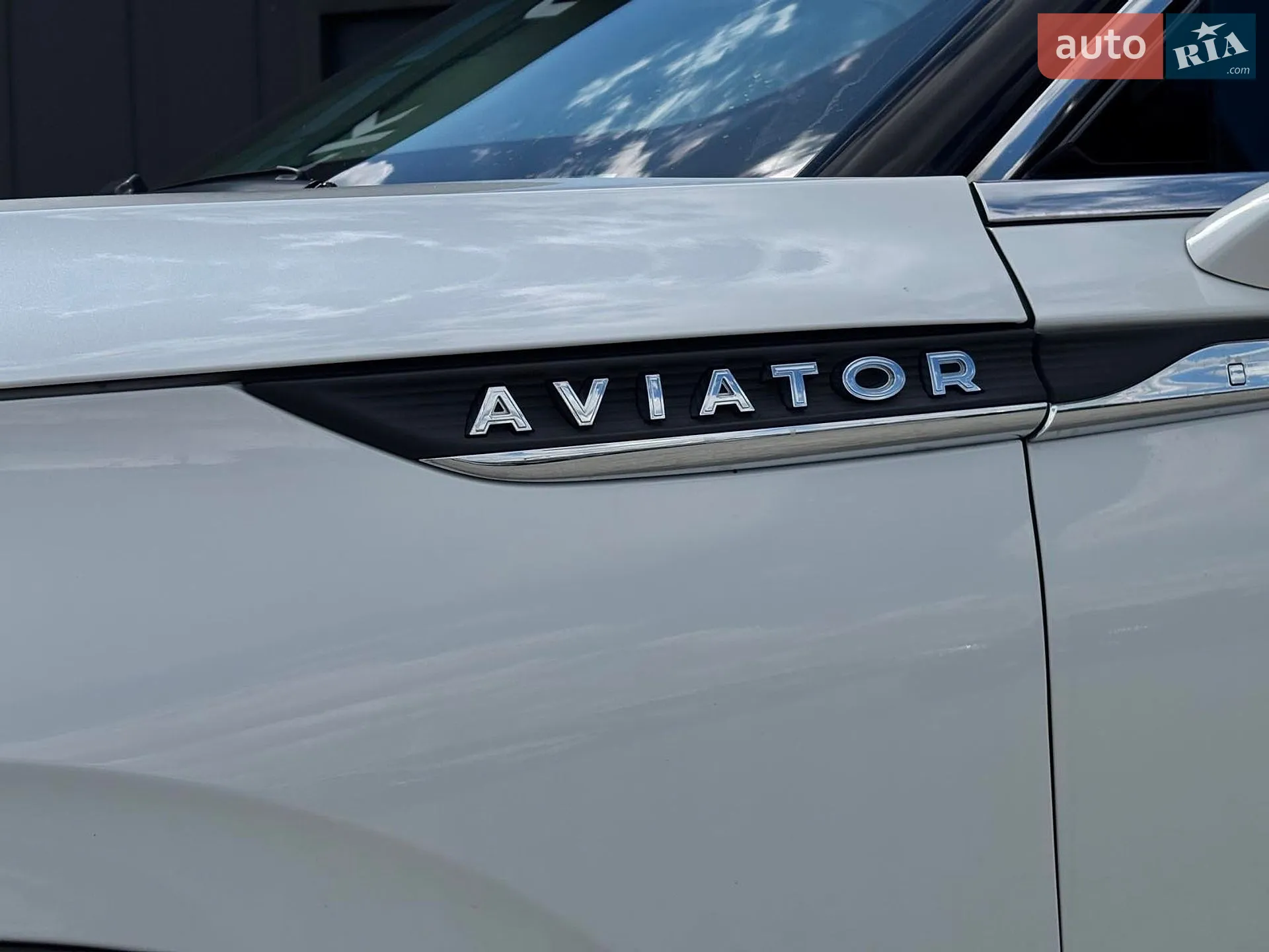 2019 Lincoln Aviator - мініатюра 4