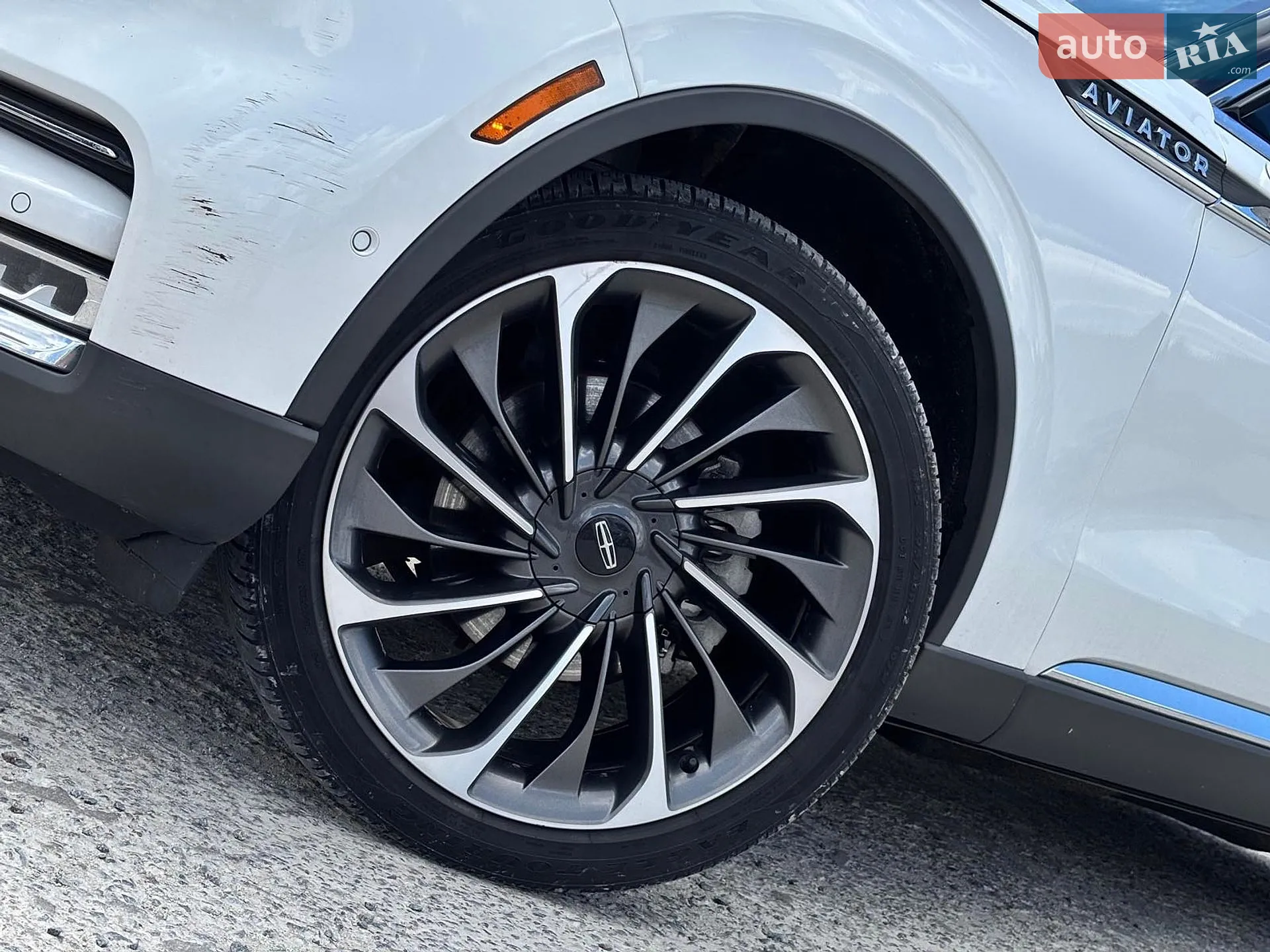 2019 Lincoln Aviator - мініатюра 5