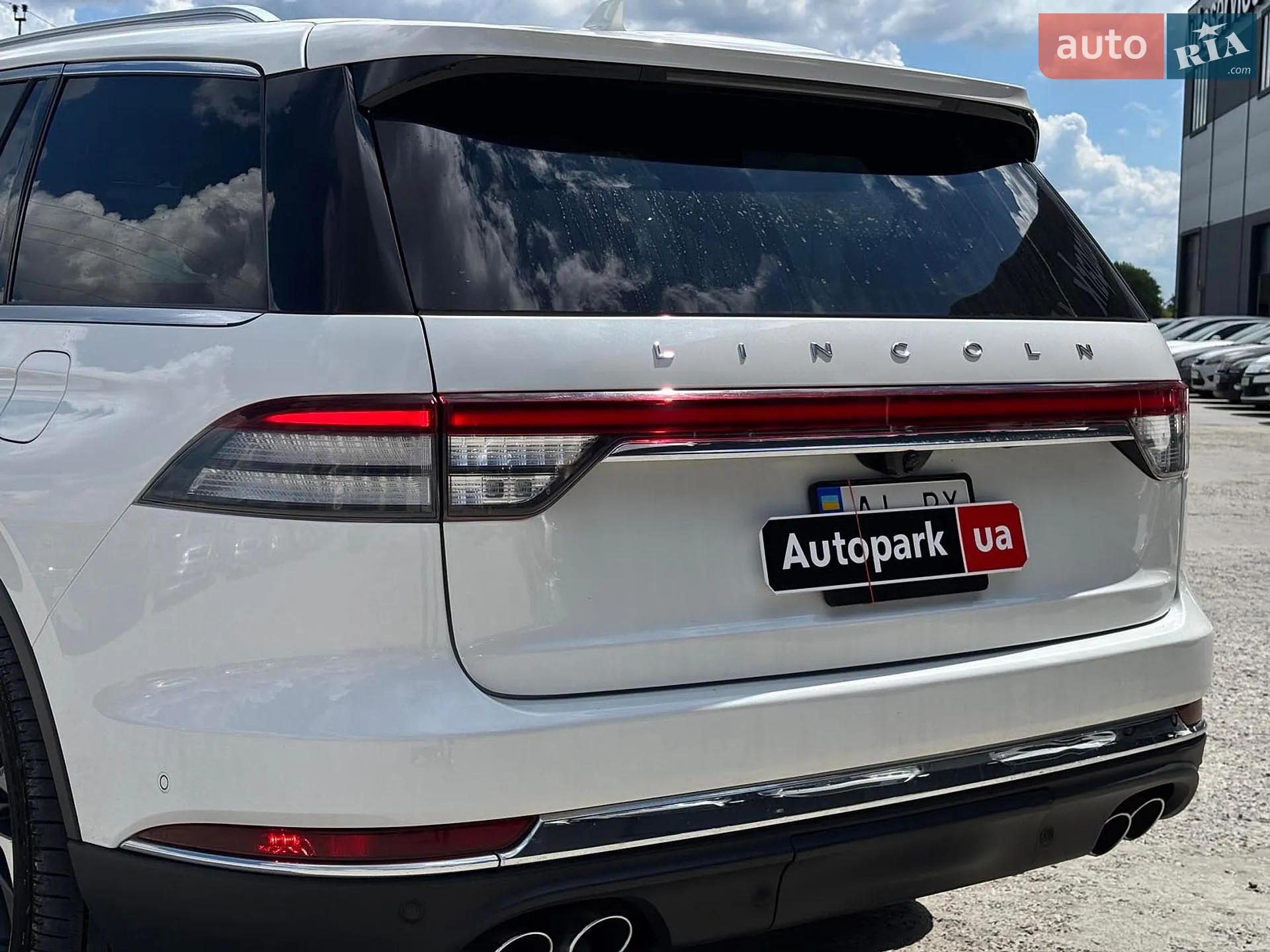 2019 Lincoln Aviator - мініатюра 11