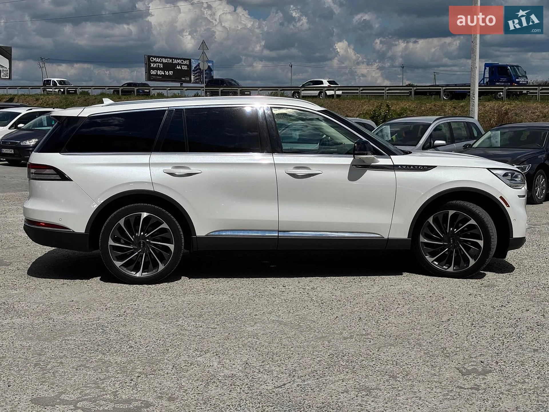 2019 Lincoln Aviator - мініатюра 15