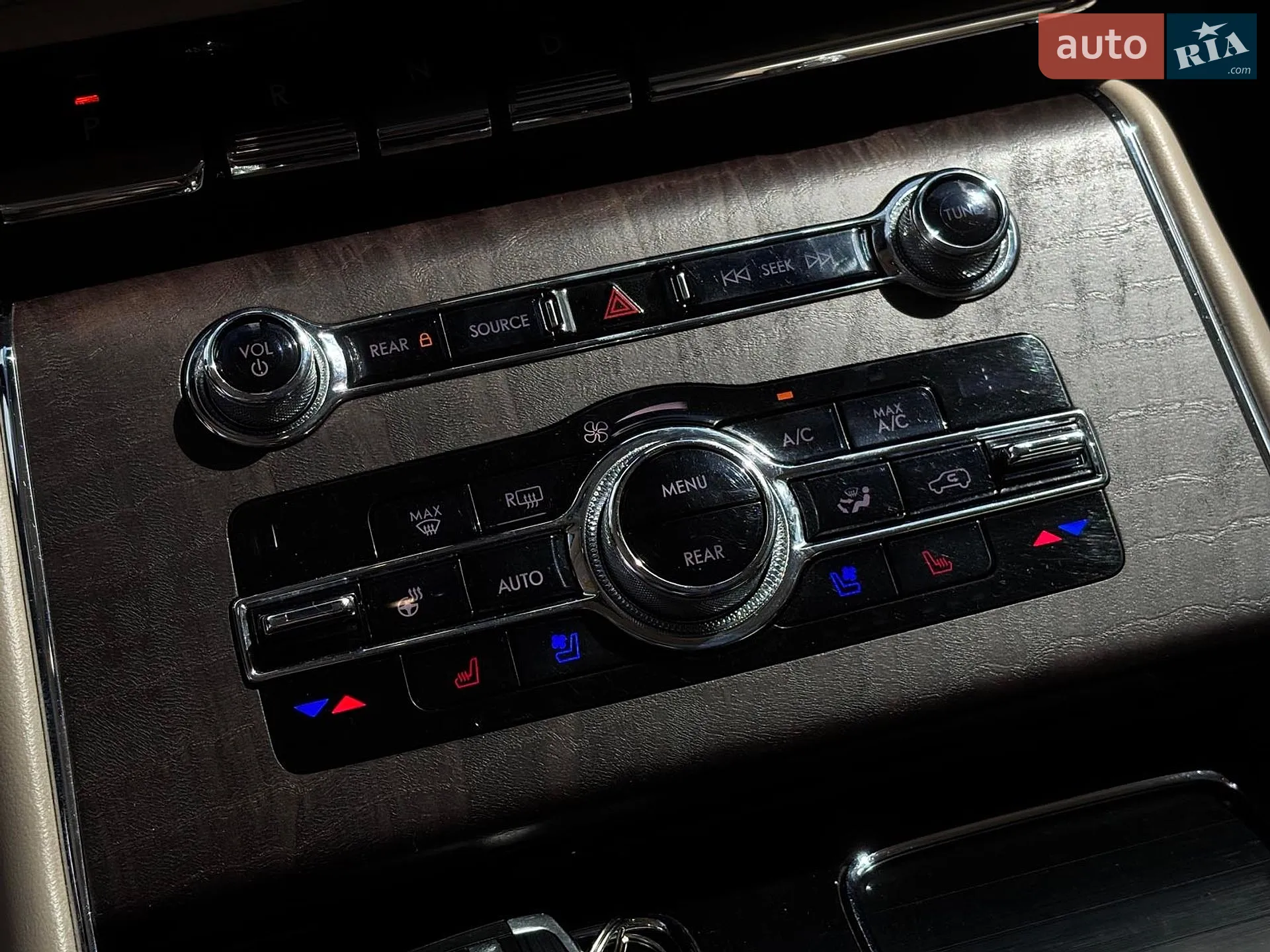 2019 Lincoln Aviator - мініатюра 40