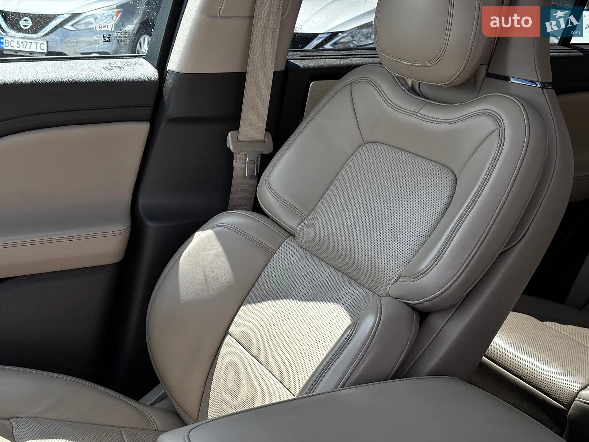 2019 Lincoln Aviator - мініатюра 45
