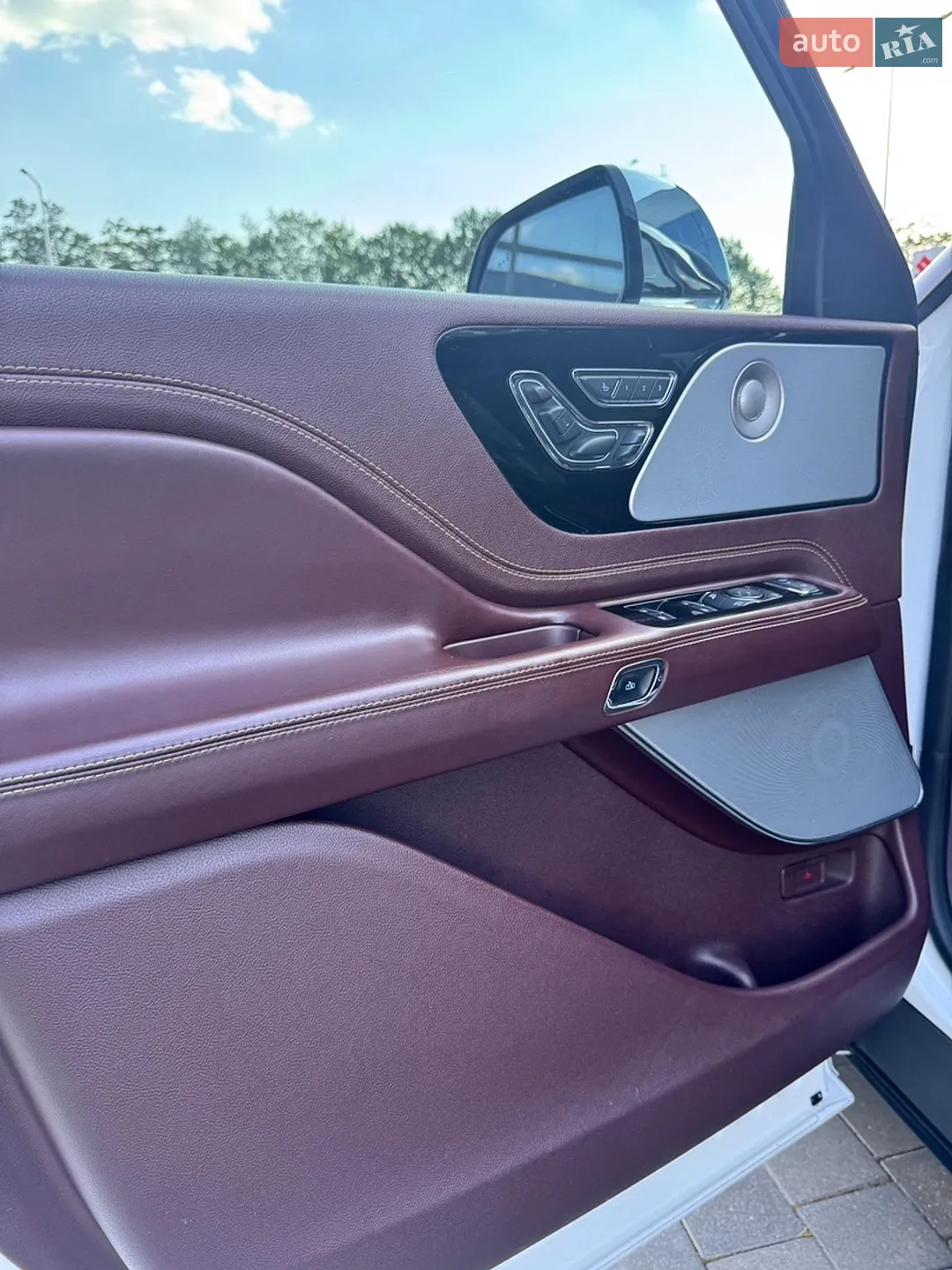 2020 Lincoln Aviator - мініатюра 8