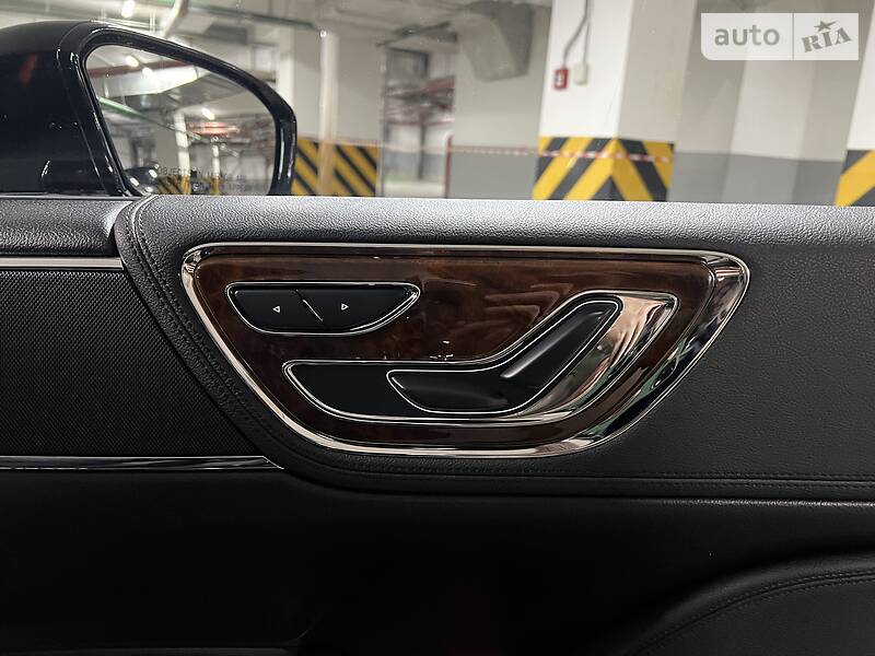 Седан Lincoln Continental 2018 в Києві
