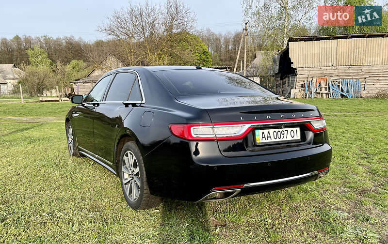 Седан Lincoln Continental 2017 в Макарове